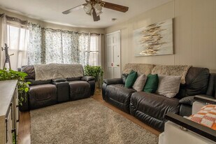 24 Rocky Hill Ave, Unit 2nd Floor in New Britain, CT - Building Photo