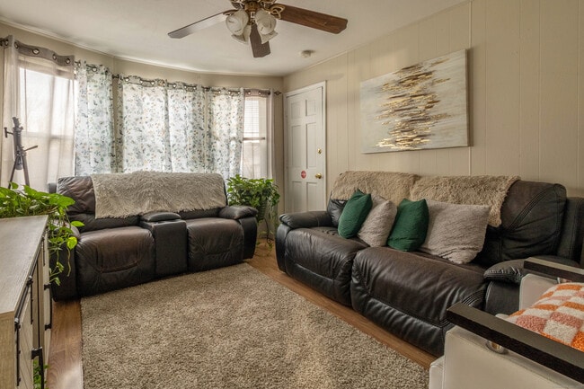 24 Rocky Hill Ave, Unit 2nd Floor