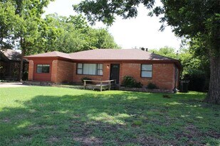 4006 Warrington Dr in Dallas, TX - Building Photo