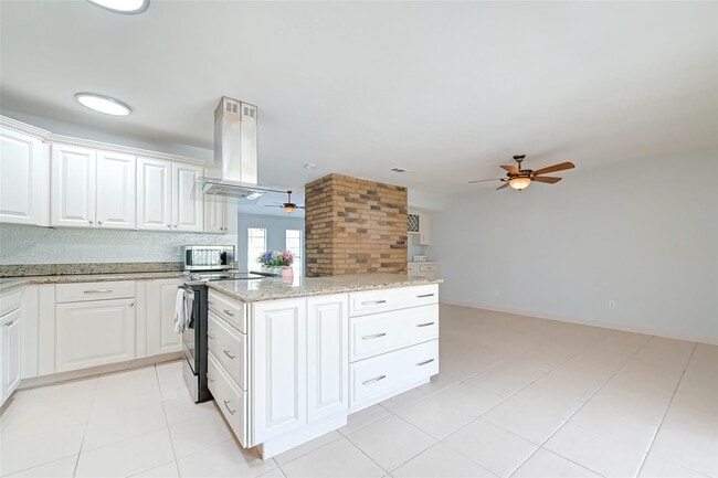 property at 17414 N Yorkglen Dr