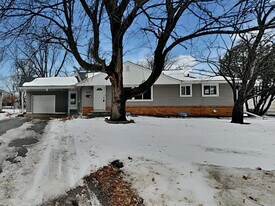 3021 Commodore Dr in Brooklyn Center, MN - Building Photo