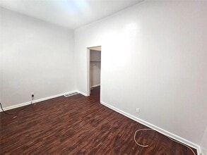 221 N High St in Belleville, IL - Building Photo - Building Photo