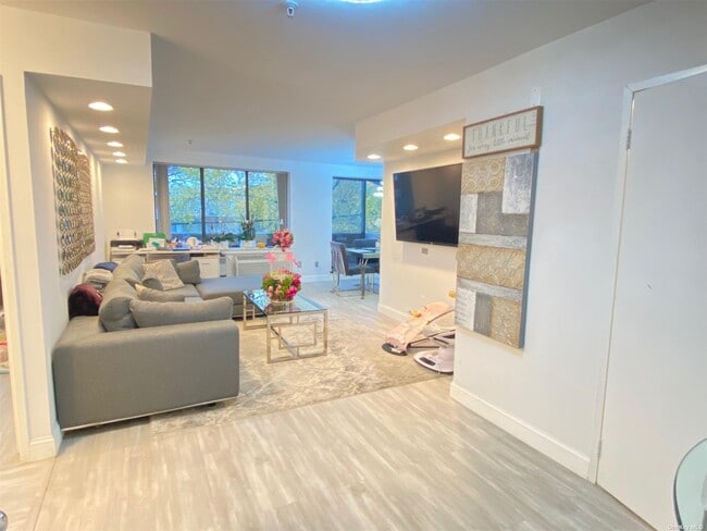 property at 10 Canterbury Rd