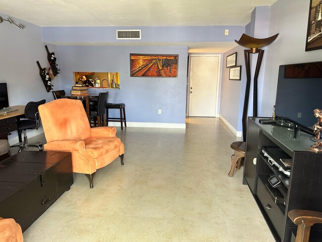 8540 SW 133rd Avenue Rd, Unit 201 in Miami, FL - Building Photo - Building Photo