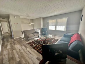 12004 Branchwater St, Unit A2 in Fredericksburg, VA - Building Photo - Building Photo