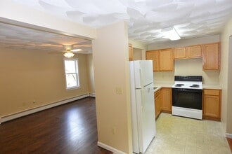 152 Green St in Clinton, MA - Building Photo - Building Photo