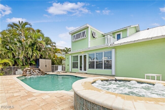 property at 2372 Baybreeze St