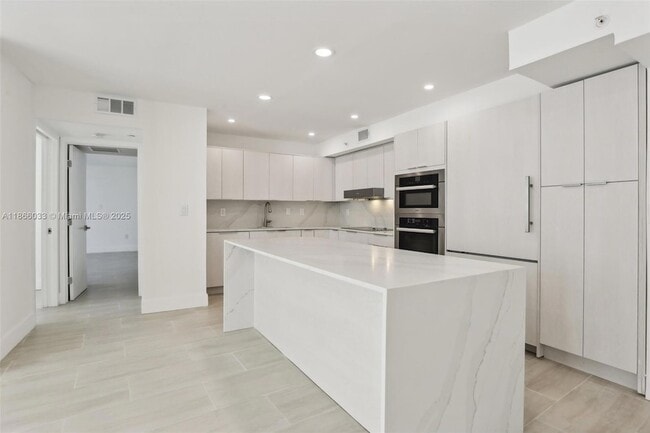 9 Island Ave, Unit 1209 in Miami Beach, FL - Building Photo - Building Photo