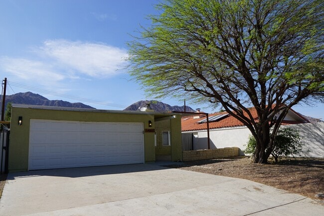 property at 54865 Avenida Vallejo