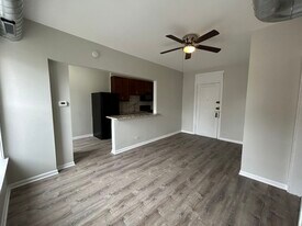 2712 N Milwaukee Ave, Unit Unit 215 in Chicago, IL - Building Photo