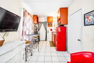 1852 SW 9th St in Miami, FL - Building Photo - Building Photo