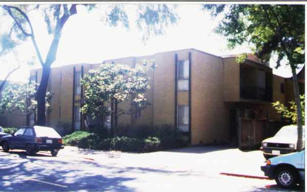 1636 M.L. King, Jr. Way in Berkeley, CA - Building Photo