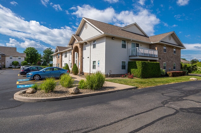 Laurel Springs Apartments in Erie, PA - Building Photo - Building Photo