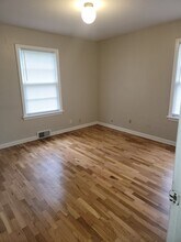 10310 Short Ln SW in Tacoma, WA - Building Photo - Building Photo