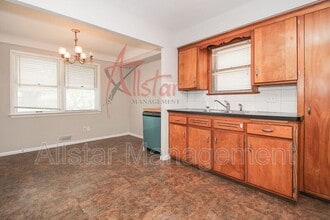 3436 Dellwood Dr in Parma, OH - Building Photo - Building Photo