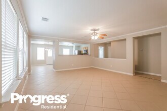 18211 Hammondsport Ln in Cypress, TX - Foto de edificio - Building Photo