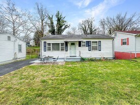 1704 Lenland Ave in Knoxville, TN - Building Photo