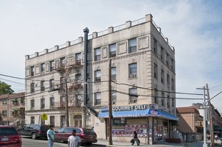 711 E 183rd St in Bronx, NY - Foto de edificio - Building Photo