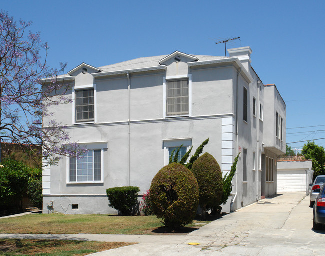 6085 Pickford Pl in Los Angeles, CA - Building Photo - Building Photo