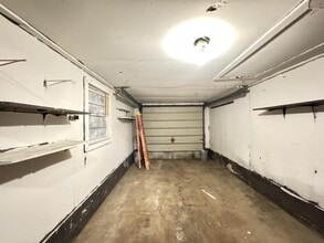 1044 S Main Ave in Springfield, MO - Building Photo - Building Photo