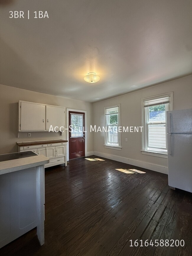 901 Zeeland Ct NE in Grand Rapids, MI - Building Photo - Building Photo