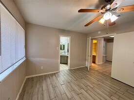 4426 Hirschfield Rd in Spring, TX - Building Photo