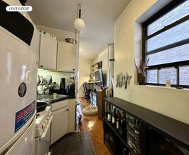 304 W 21st St in New York, NY - Building Photo - Building Photo