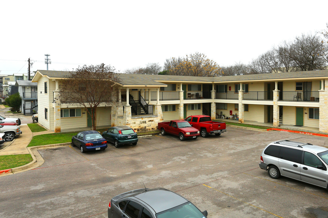 Cornerstone Apartments in Austin, TX - Building Photo