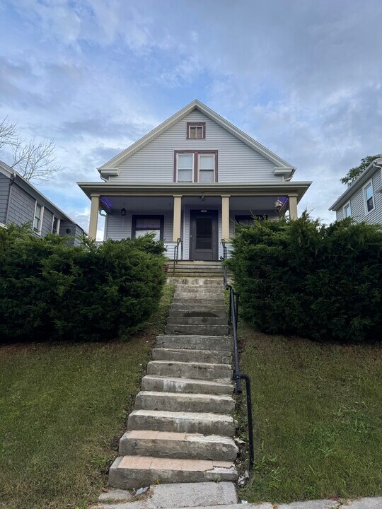 1121 Kentucky Ave in Sheboygan, WI - Building Photo