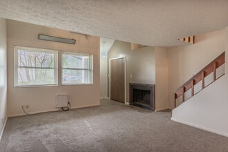 Woodland Pointe in Kent, OH - Building Photo - Interior Photo