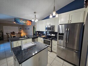 862 SW Carmelite St in Port St. Lucie, FL - Building Photo - Building Photo