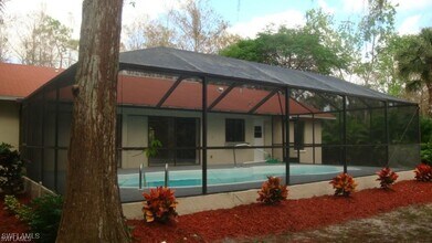 5240 Cherry Wood Dr in Naples, FL - Building Photo - Building Photo