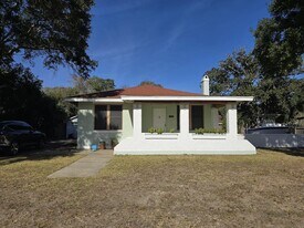 1466 E Hernandez St in Pensacola, FL - Building Photo