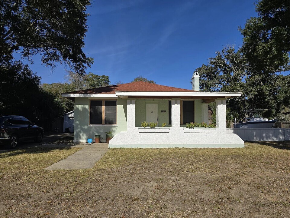 1466 E Hernandez St in Pensacola, FL - Building Photo