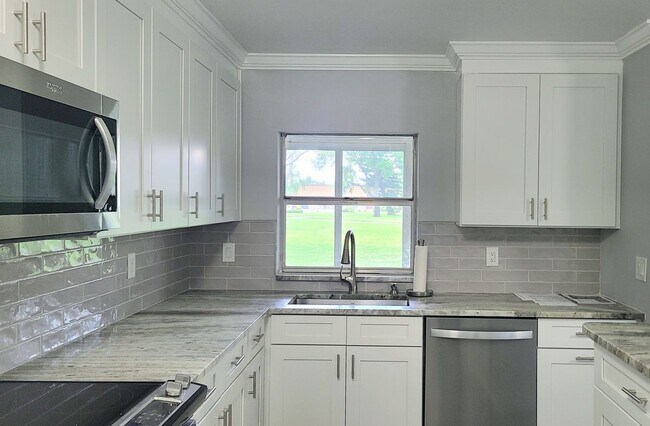 property at 17 Willowbrook Ln