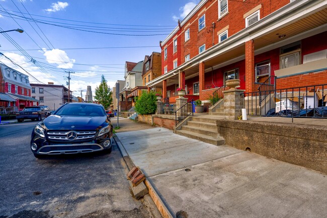3422 Ward St, Unit 3