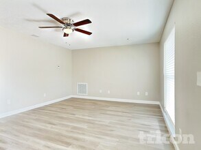 902 Check Pl in Seffner, FL - Building Photo - Building Photo