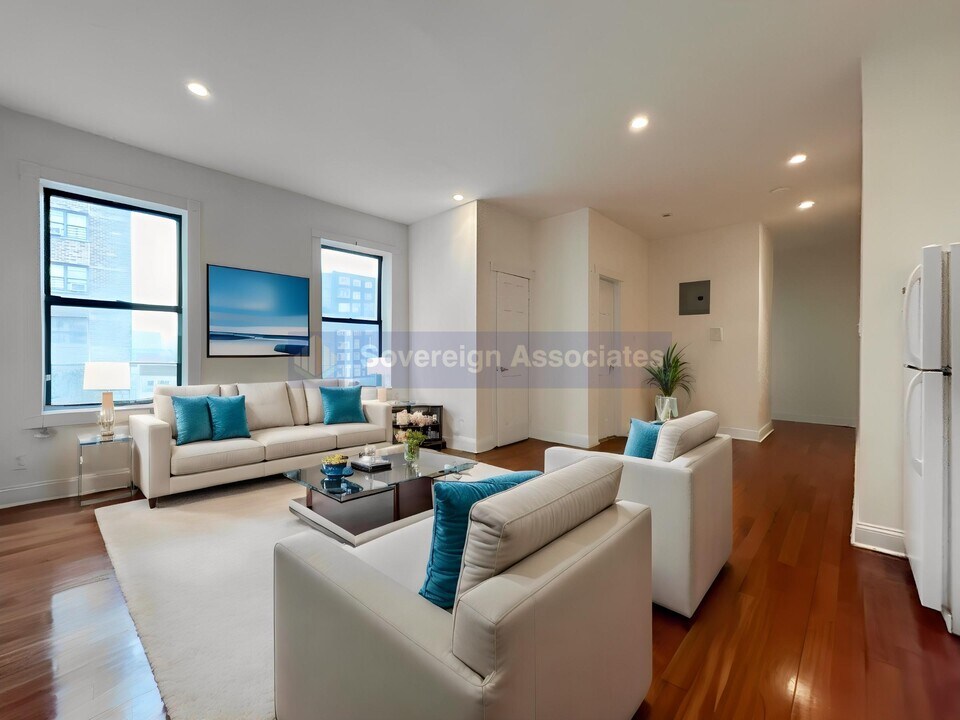 935 St Nicholas Ave in New York, NY - Building Photo