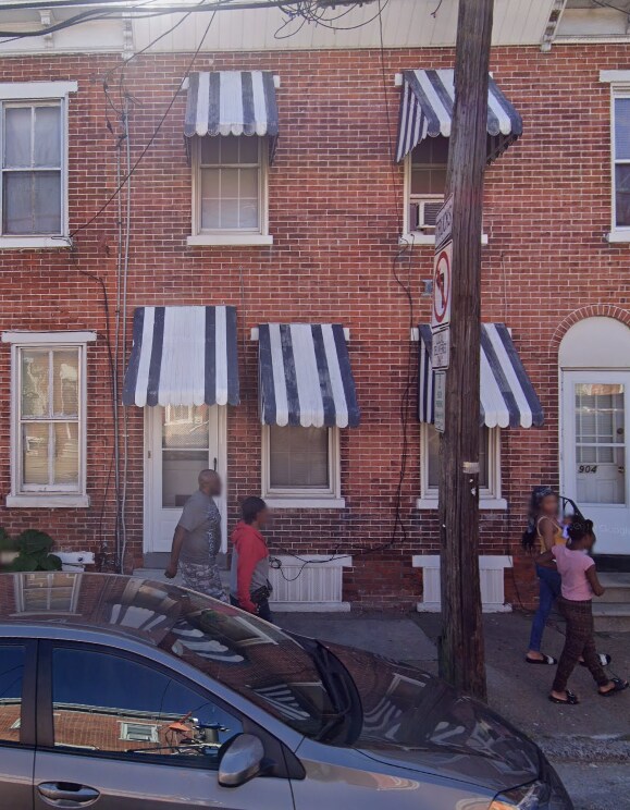 property at 906 N Spruce St