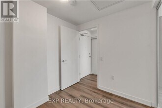 7437 Kingston Rd in Toronto, ON - Building Photo - Building Photo