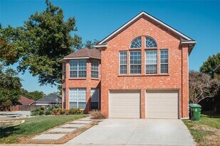 1940 Robin Ln in Flower Mound, TX - Building Photo