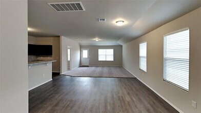 11744 NW 99th Ter in Yukon, OK - Building Photo - Building Photo