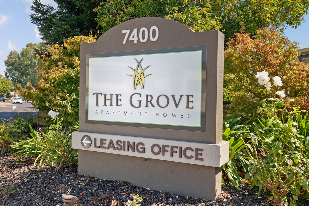 The Grove Apartments in Rohnert Park, CA - Foto de edificio