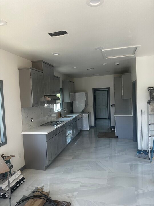 2304 W Cubbon St in Santa Ana, CA - Building Photo
