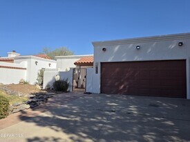 230 Casas Bella Ln in Santa Teresa, NM - Building Photo
