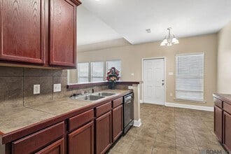 11176 Merlo Dr in Hammond, LA - Foto de edificio - Building Photo