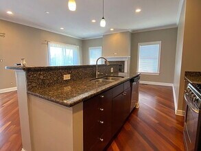 2305 W Harrison St in Chicago, IL - Building Photo - Building Photo