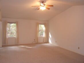 906 Nassau Ct in New Bern, NC - Building Photo - Building Photo