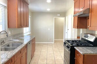 16301 Bermuda St in Los Angeles, CA - Building Photo - Building Photo