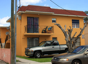 851 SW 3rd St in Miami, FL - Building Photo - Building Photo